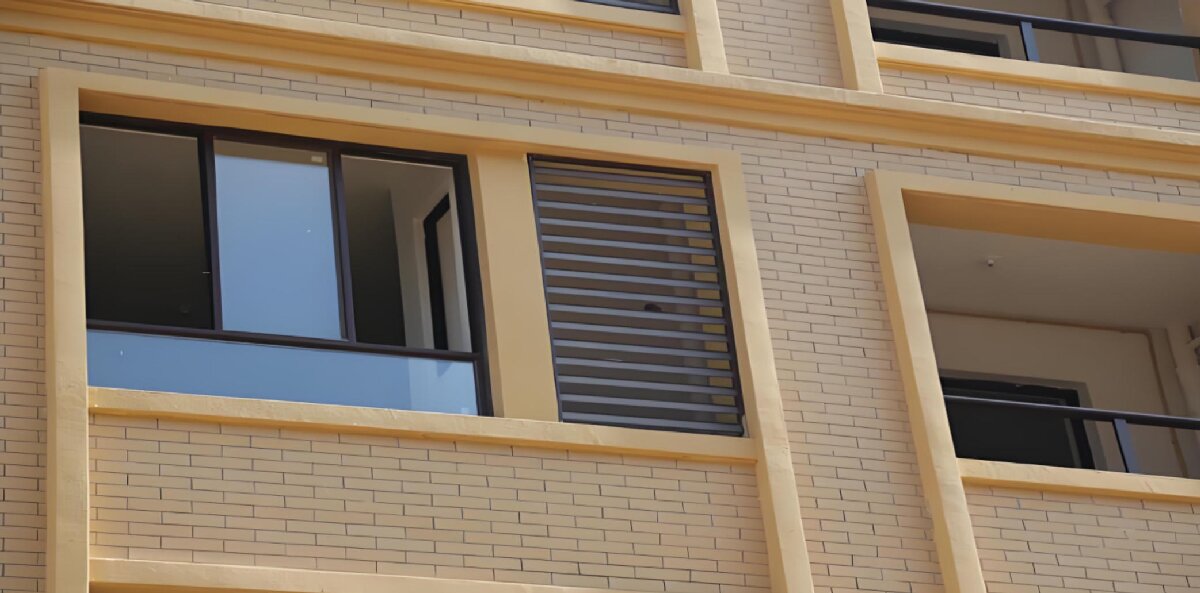 房屋外墻門窗滲水、開裂修繕！(圖1)